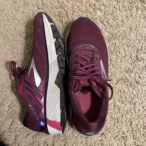 Brooks Adrenaline GTS 18 Size 10 running shoes
